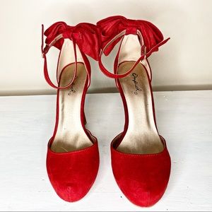 Qupid Large Bow Red Velvet Heels Size 5.5